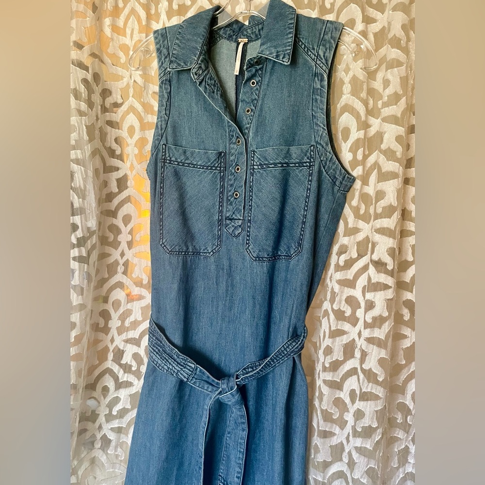 Free People Long Denim/Chambray Sleeveless Belted Shirt Dress -  Size small - Picture 3 of 7